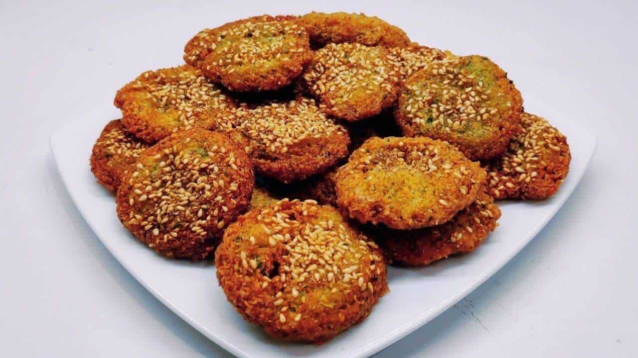 سر الطعم الأصلي.. طريقة عمل الطعمية المصرية بمكونات بسيطة وطعم لا يُقاوم