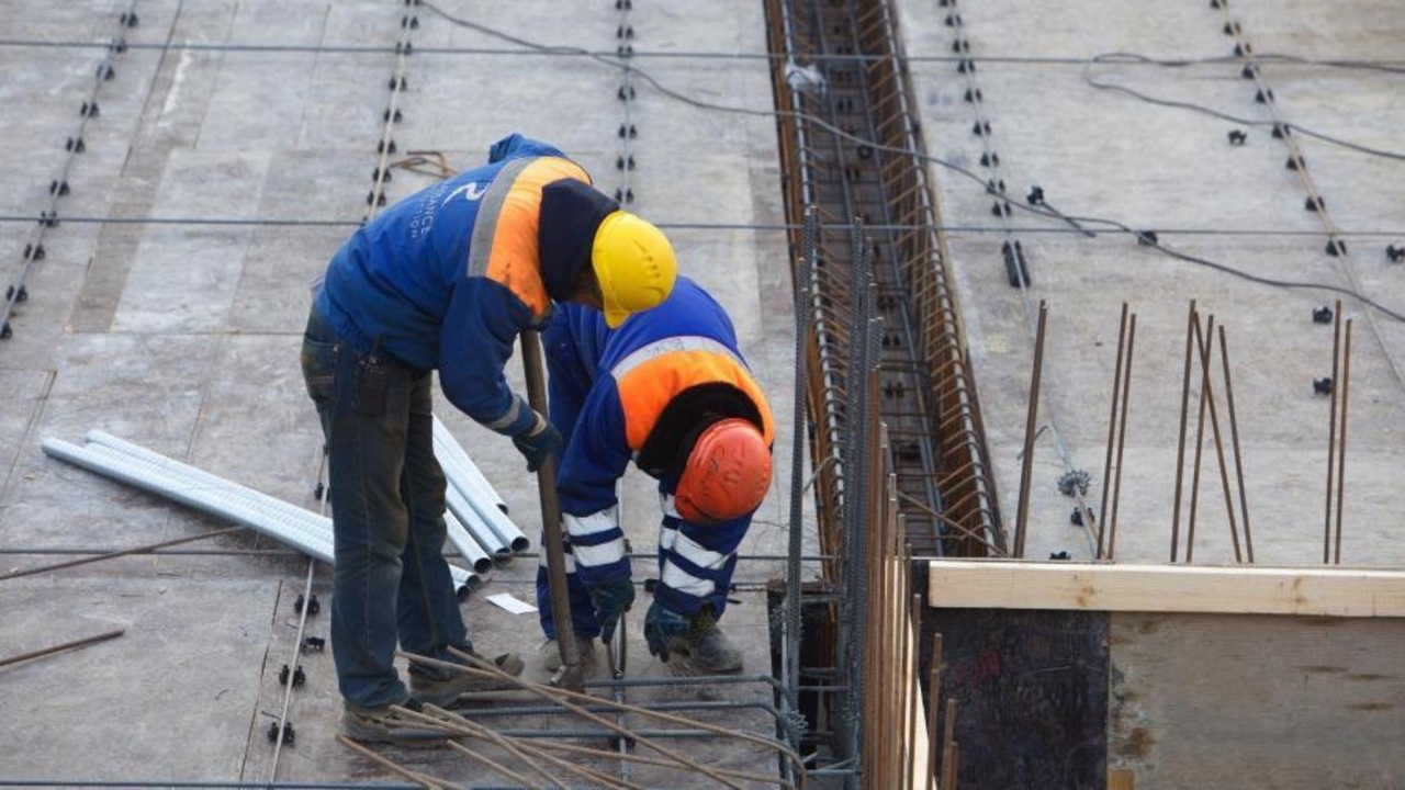 “بشرى سارة” أبرز تعديلات تصاريح العمل في الأردن 2025.. تخفيض رسوم العمالة الماهرة وتسهيلات جديدة