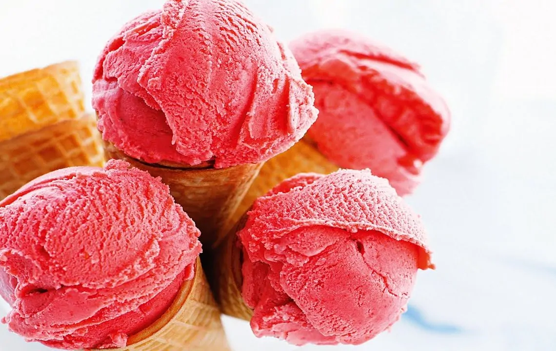ودعي الحر .. طريقة عمل الآيس كريم زي الجاهز بدون ماكينة في المنزل