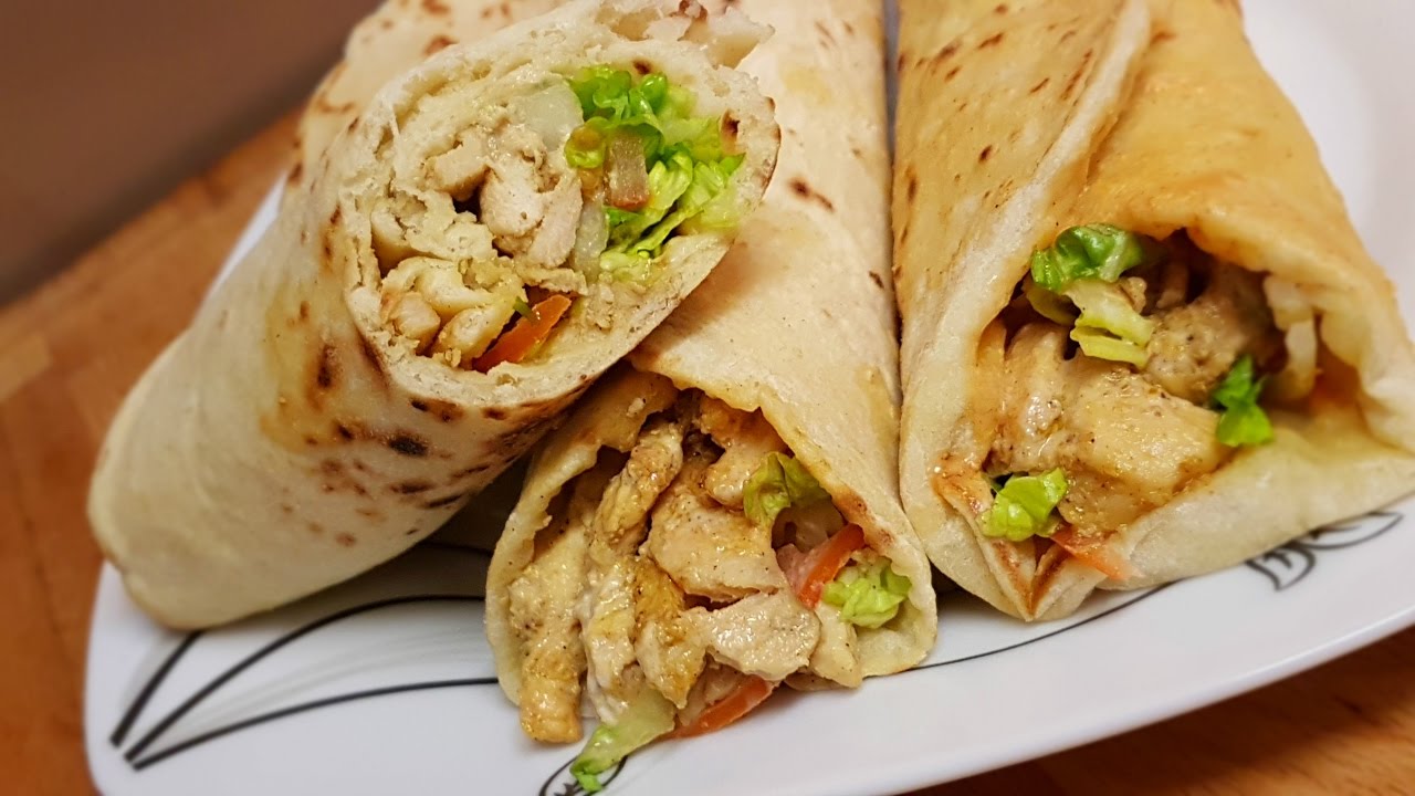 زي المطاعم وبأقل تكلفة.. طريقة عمل شاورما الفراخ البيتي