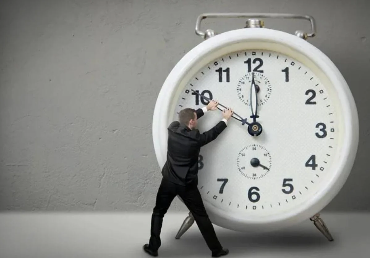 العد التنازلي يبدأ الآن على تغيير الساعه التوقيت الشتوي 2025 .. ألحق عدل ساعتك