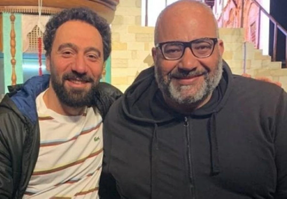 شوفتوا اللي حصل؟ بيومي فؤاد يعتذر لمحمد سلام ويذرف الدموع على الهواء .. الجمهور يطالب بإغلاق صفحة الخلاف